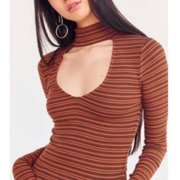 SILENCE + NOISE Dallas Cut-Out Brown Black Striped Turtleneck Top - Picture 1 of 5